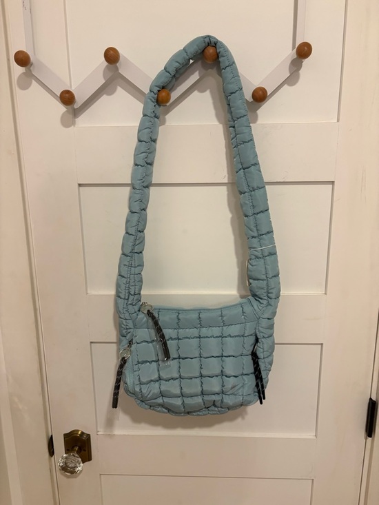 Free People Handbags - NWT Free People Quilted Baby Carryall Sling Bag